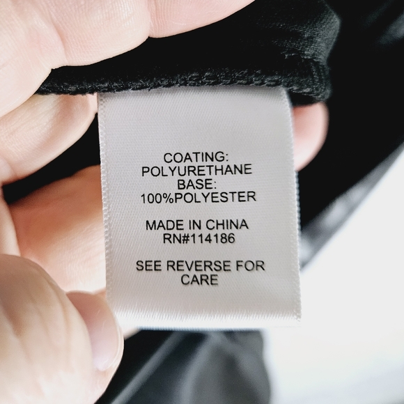 JUICY COUTURE | belted faux leather pleated foldover waist pants - Picture 7 of 10